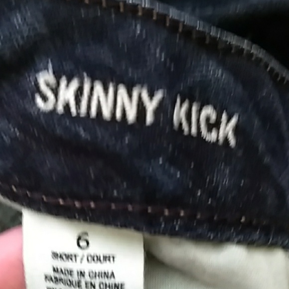 American Eagle Skinny Kick Frayed Jeans Sz 6Short - Picture 4 of 8